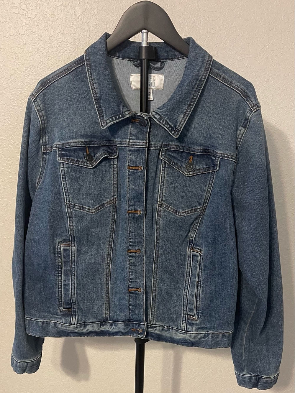 Time and Tru Medium Blue Denim Jacket for Women